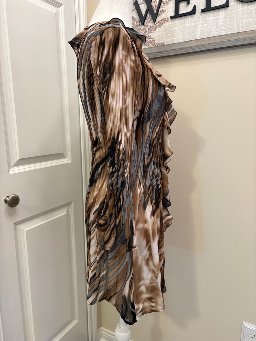 Dressbarn Ruffled V-Neck Tunic Medium - Picture 8 of 16